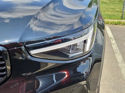 2024 Volvo XC40 B5 AWD Plus Dark Theme