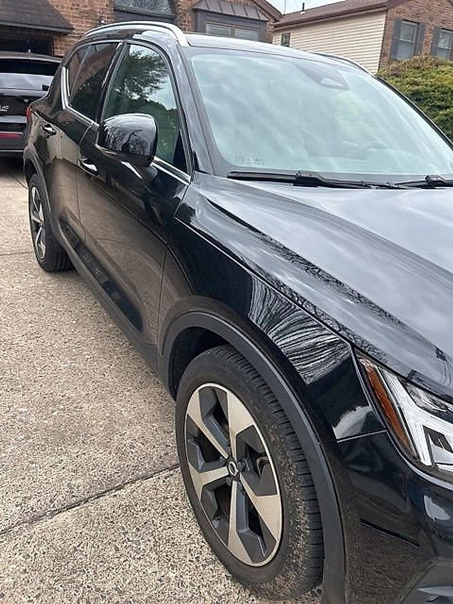 2023 Volvo XC40 B5 AWD Plus Bright Theme