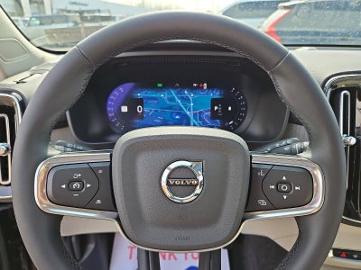 2023 Volvo XC40 B5 AWD Plus Bright Theme