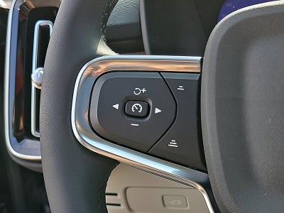 2023 Volvo XC40 B5 AWD Plus Bright Theme