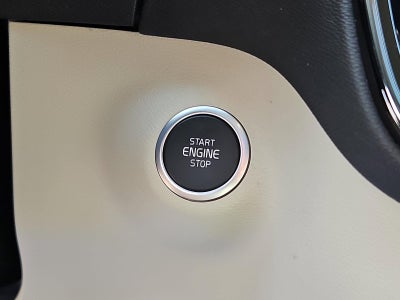 2023 Volvo XC40 B5 AWD Plus Bright Theme