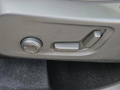 2023 Volvo XC40 B5 AWD Plus Bright Theme