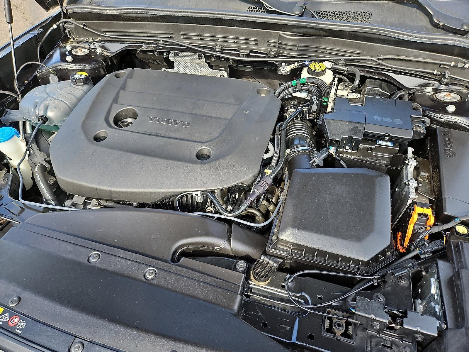 2023 Volvo XC40 B5 AWD Plus Bright Theme