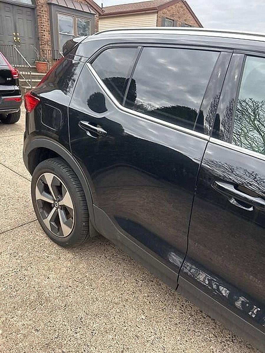 2023 Volvo XC40 B5 AWD Plus Bright Theme