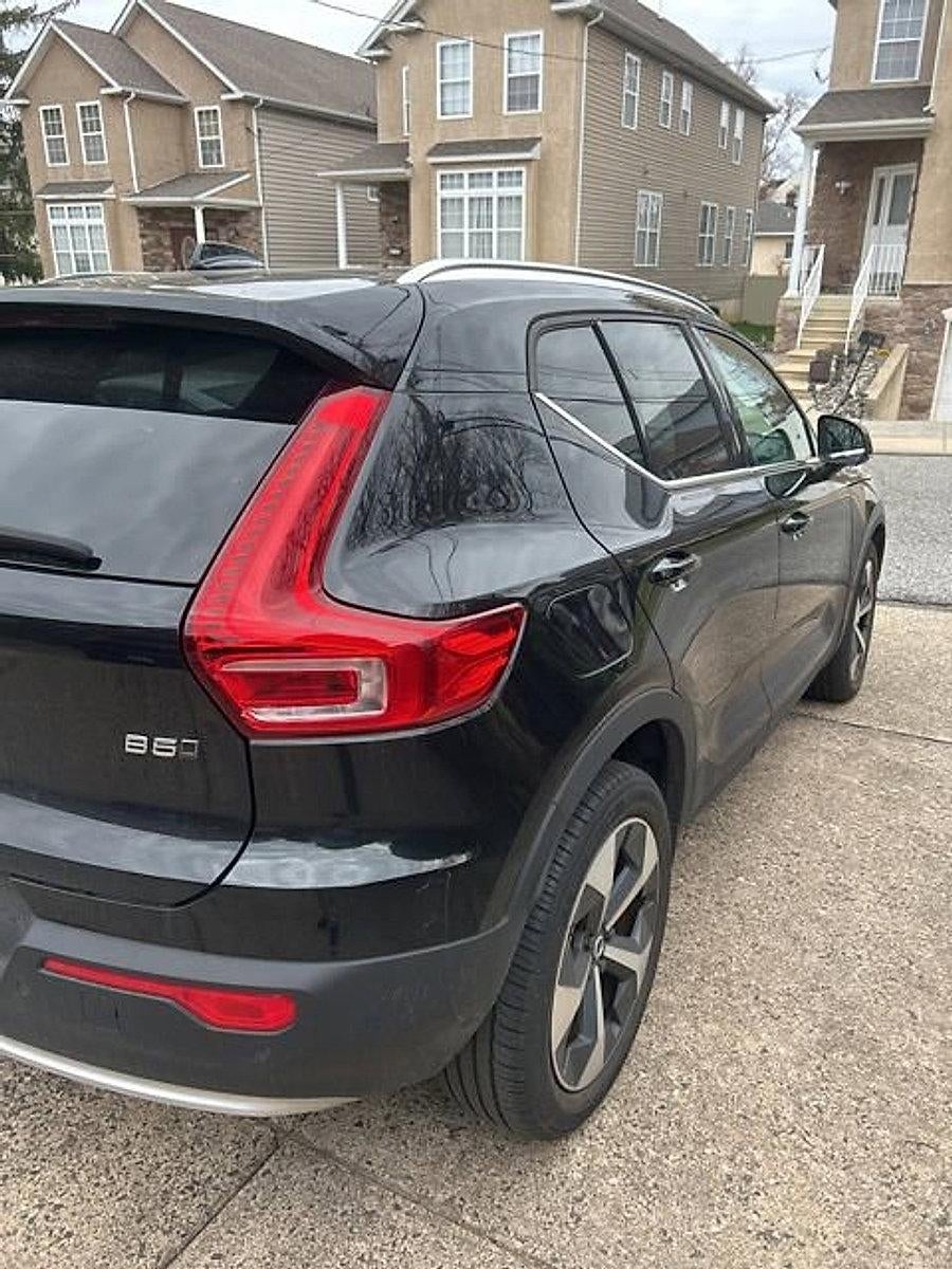 2023 Volvo XC40 B5 AWD Plus Bright Theme