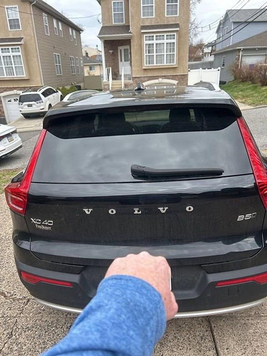 2023 Volvo XC40 B5 AWD Plus Bright Theme