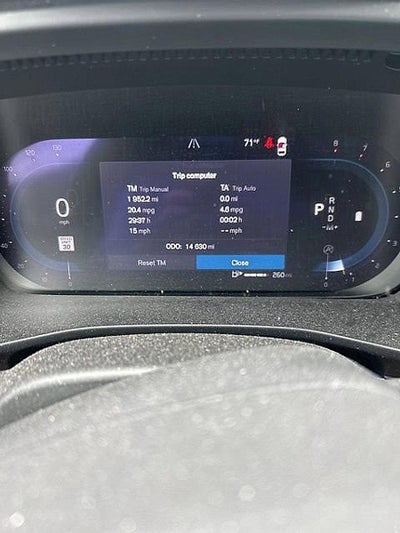 2023 Volvo XC40 B5 AWD Plus Bright Theme