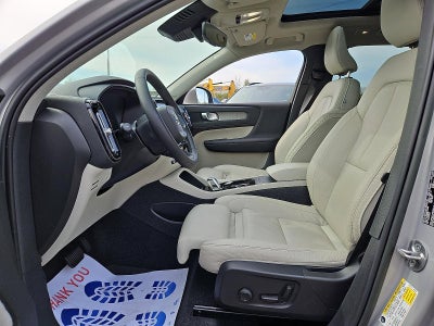 2023 Volvo XC40 B5 AWD Plus Bright Theme