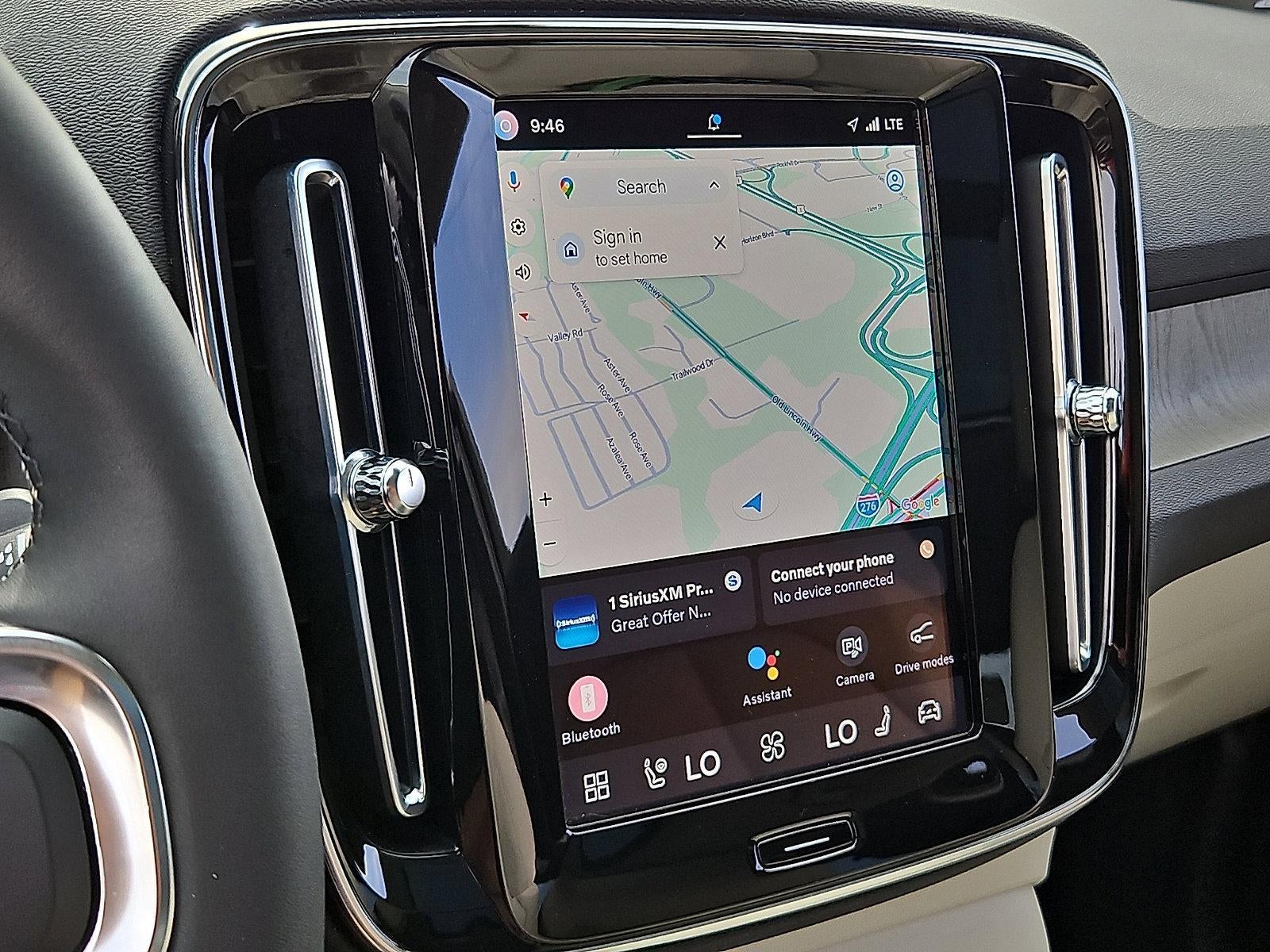 2023 Volvo XC40 B5 AWD Plus Bright Theme
