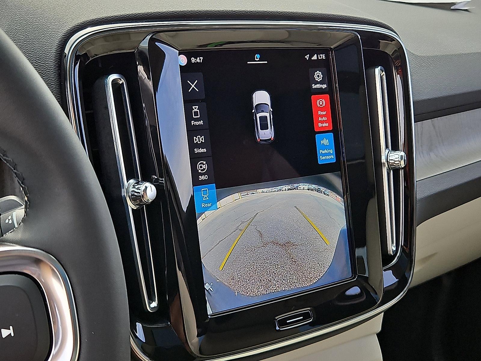 2023 Volvo XC40 B5 AWD Plus Bright Theme