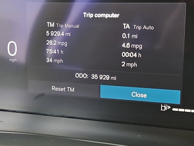2023 Volvo XC40 B5 AWD Plus Bright Theme