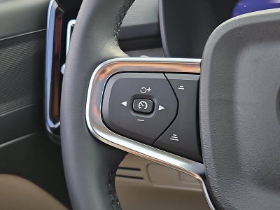 2023 Volvo XC40 B5 AWD Plus Bright Theme