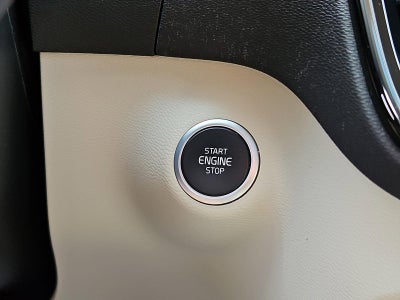 2023 Volvo XC40 B5 AWD Plus Bright Theme