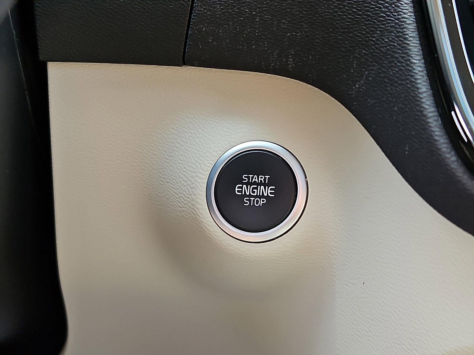 2023 Volvo XC40 B5 AWD Plus Bright Theme