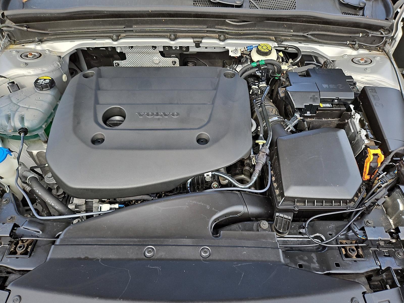 2023 Volvo XC40 B5 AWD Plus Bright Theme