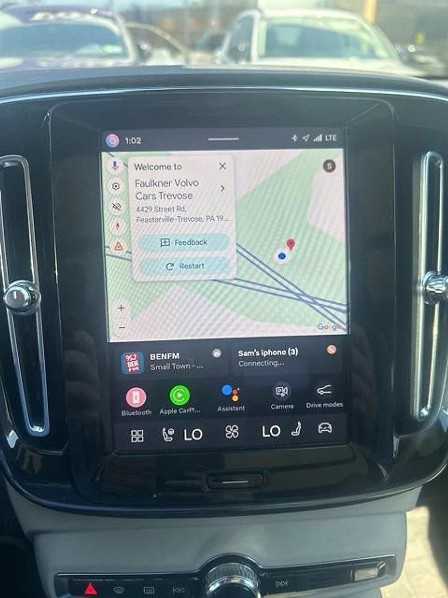 2023 Volvo XC40 B5 AWD Plus Bright Theme