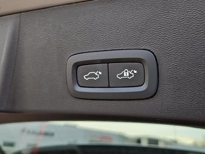 2023 Volvo XC40 B5 AWD Plus Bright Theme