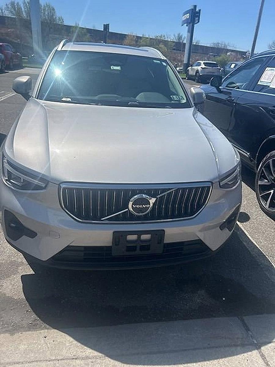 2023 Volvo XC40 B5 AWD Plus Bright Theme