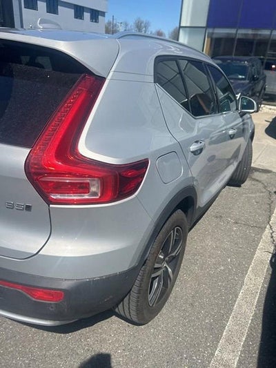 2023 Volvo XC40 B5 AWD Plus Bright Theme