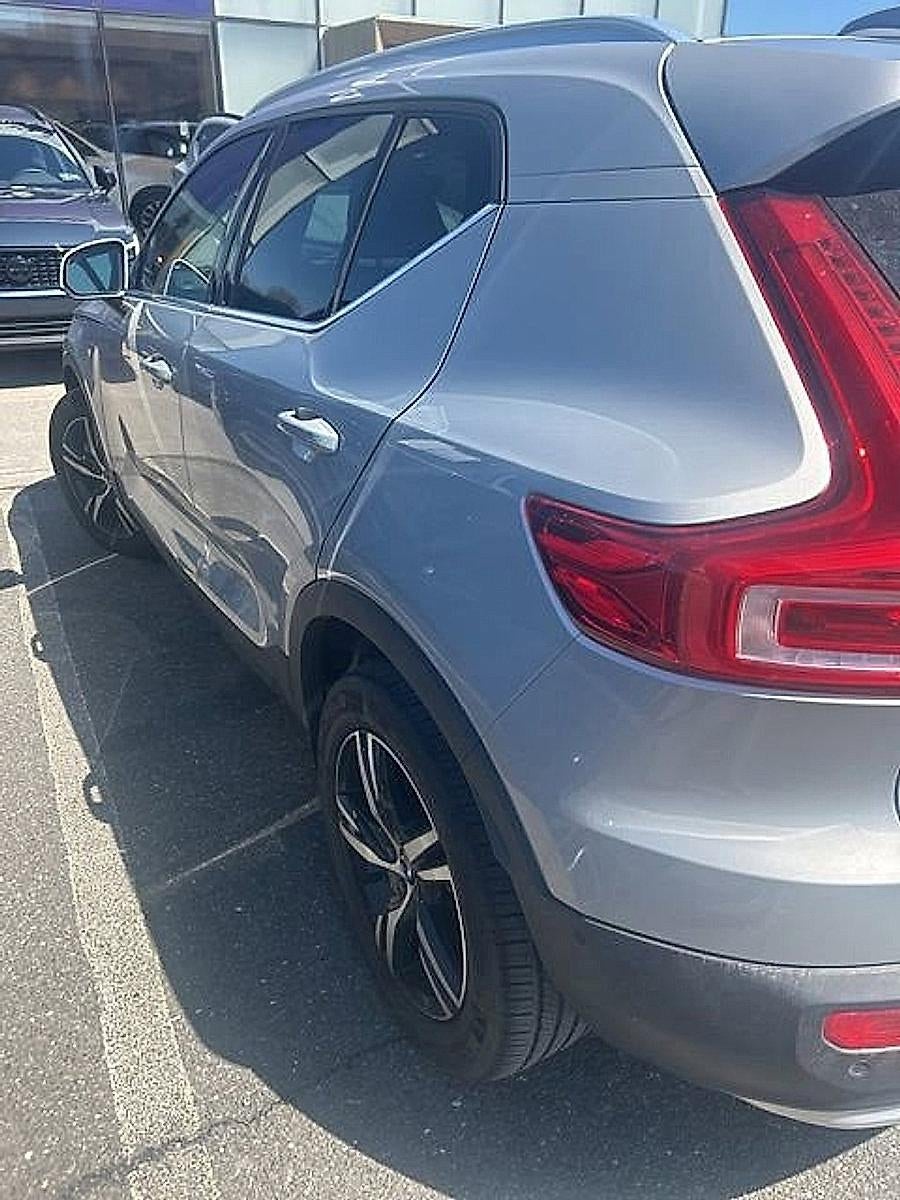 2023 Volvo XC40 B5 AWD Plus Bright Theme