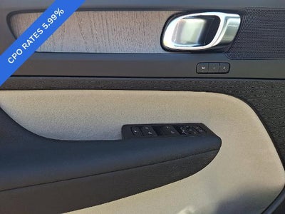 2023 Volvo XC40 B5 AWD Plus Bright Theme