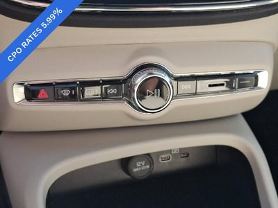2023 Volvo XC40 B5 AWD Plus Bright Theme