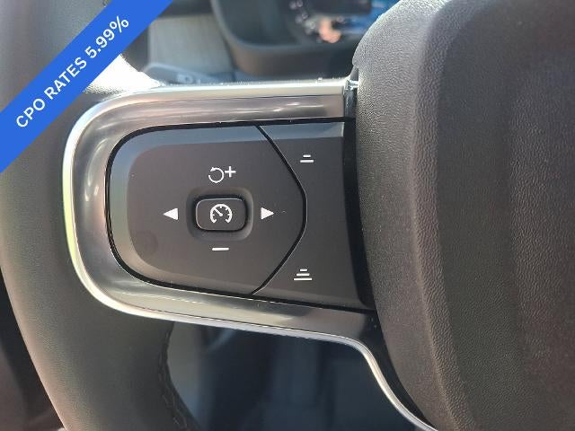 2023 Volvo XC40 B5 AWD Plus Bright Theme