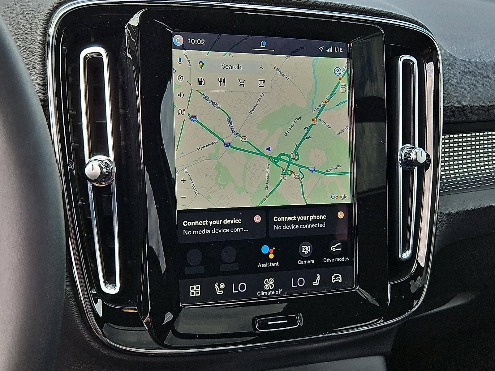 2023 Volvo XC40 B5 AWD Plus Dark Theme