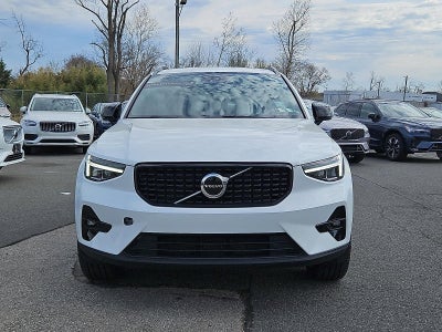 2023 Volvo XC40 B5 AWD Plus Dark Theme