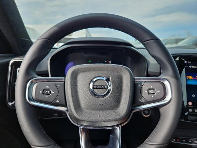 2023 Volvo XC40 B5 AWD Plus Dark Theme