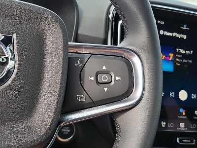 2023 Volvo XC40 B5 AWD Plus Dark Theme