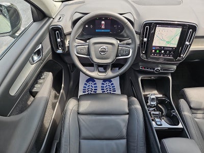 2023 Volvo XC40 B5 AWD Plus Dark Theme