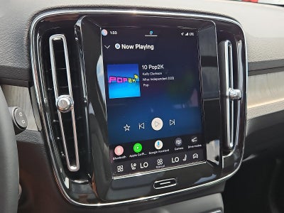 2023 Volvo XC40 B5 AWD Plus Dark Theme