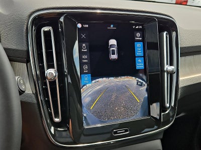 2023 Volvo XC40 B5 AWD Plus Dark Theme