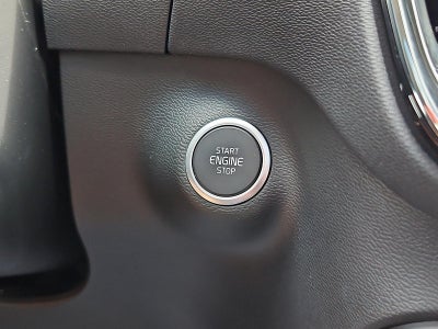 2023 Volvo XC40 B5 AWD Plus Dark Theme