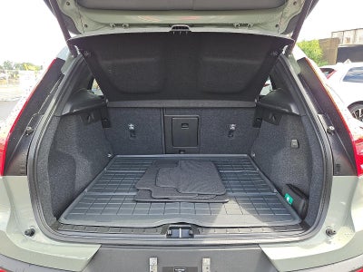 2023 Volvo XC40 B5 AWD Plus Dark Theme