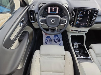 2023 Volvo XC40 B5 AWD Plus Dark Theme