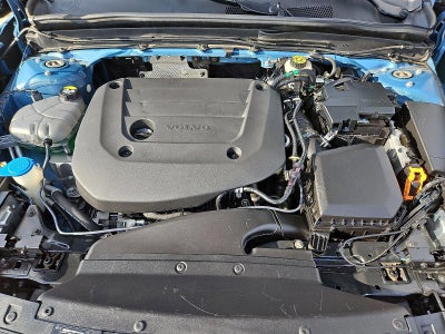 2023 Volvo XC40 B5 AWD Plus Dark Theme