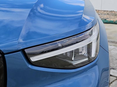 2023 Volvo XC40 B5 AWD Plus Dark Theme