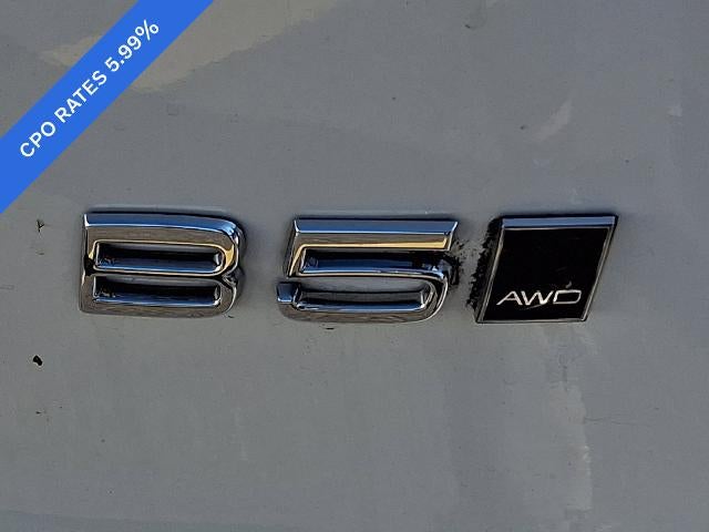 2023 Volvo XC40 B5 AWD Ultimate Dark Theme
