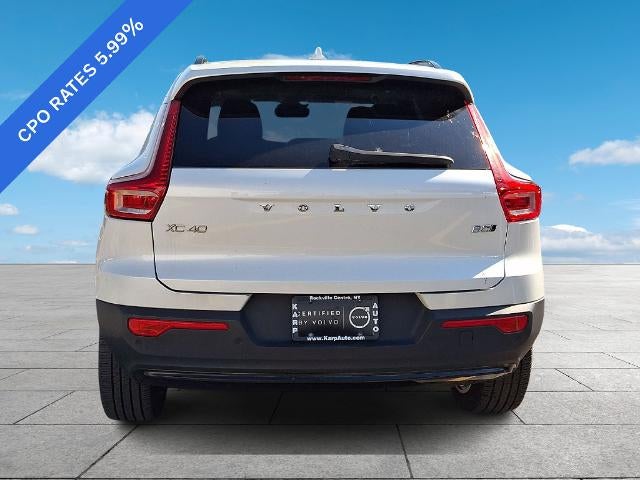 2023 Volvo XC40 B5 AWD Ultimate Dark Theme