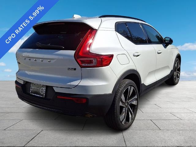 2023 Volvo XC40 B5 AWD Ultimate Dark Theme