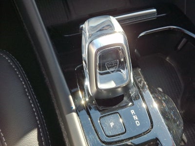 2023 Volvo XC40 B5 AWD Ultimate Dark Theme