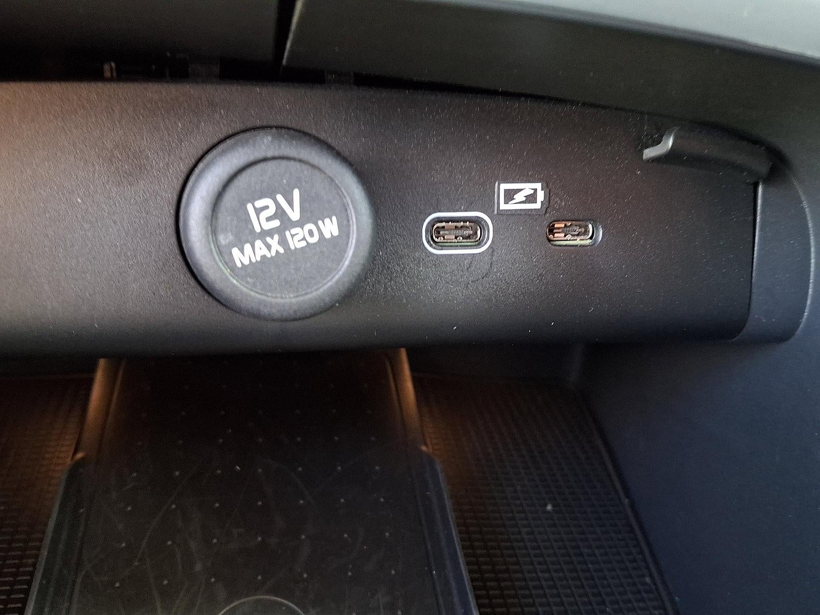 2023 Volvo XC40 B5 AWD Ultimate Dark Theme