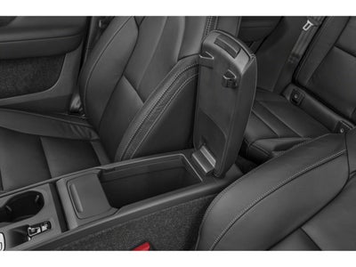 2023 Volvo XC40 B5 AWD Ultimate Dark Theme