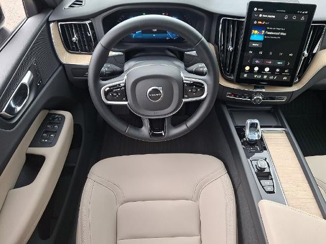2026 Volvo XC60 B5 AWD Plus
