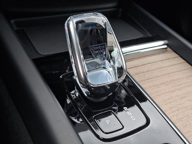 2026 Volvo XC60 B5 AWD Plus
