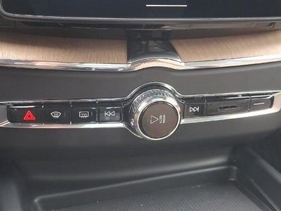 2026 Volvo XC60 B5 AWD Plus