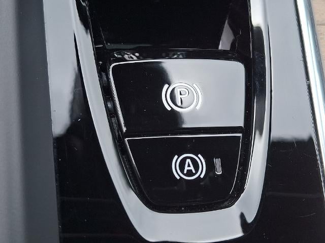2026 Volvo XC60 B5 AWD Plus