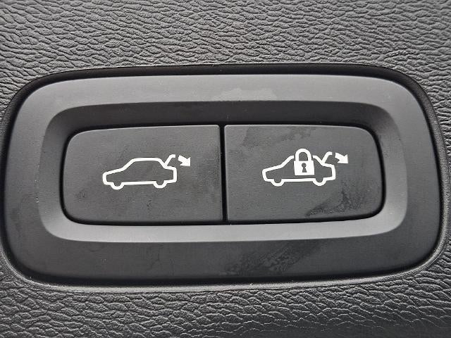 2026 Volvo XC60 B5 AWD Plus